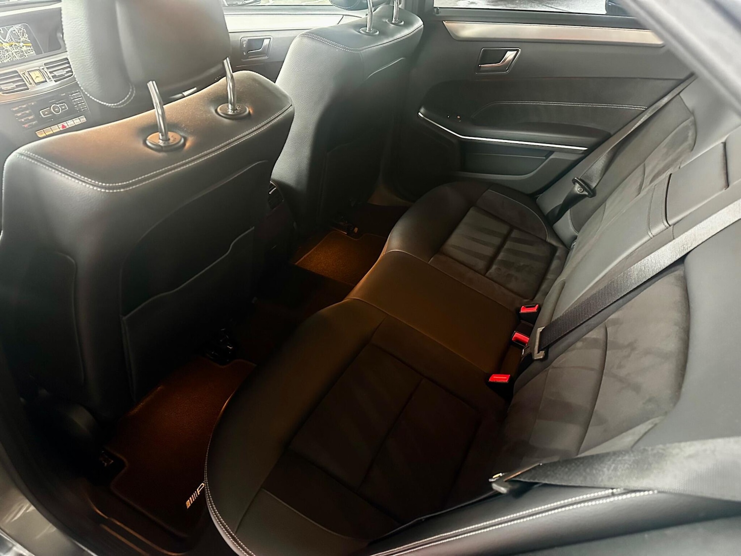 Used Mercedes-Benz E Class 2014 for sale - 76307046: Photo 40