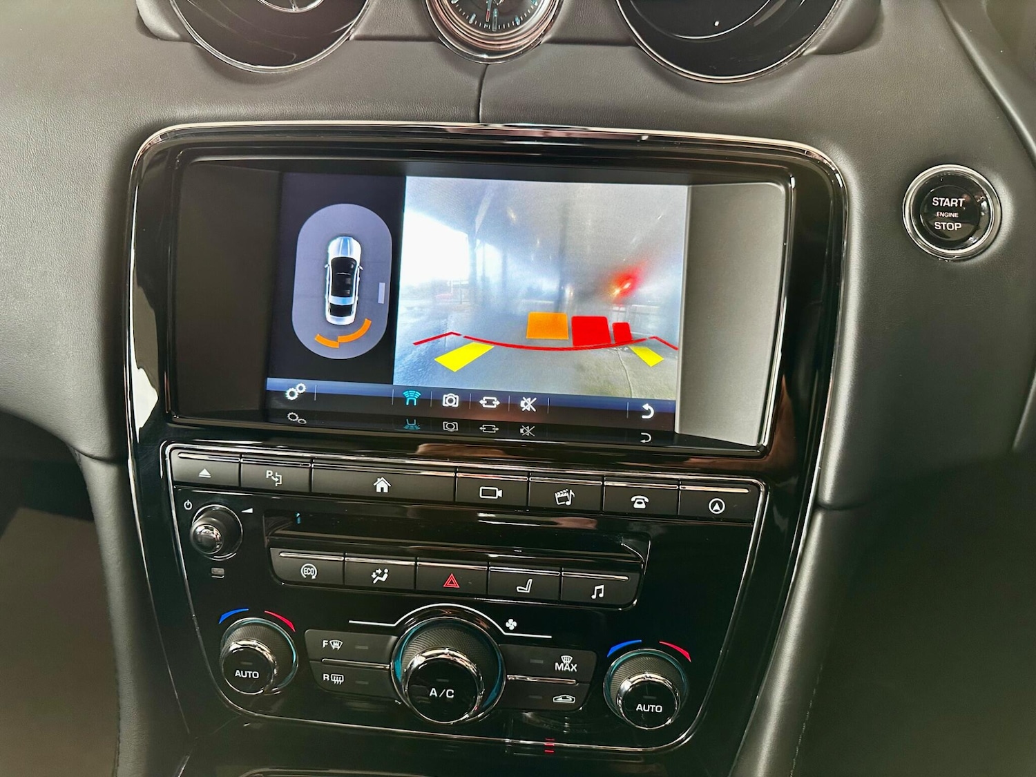 Used Jaguar XJ 2016 for sale - 76371616: Photo 37