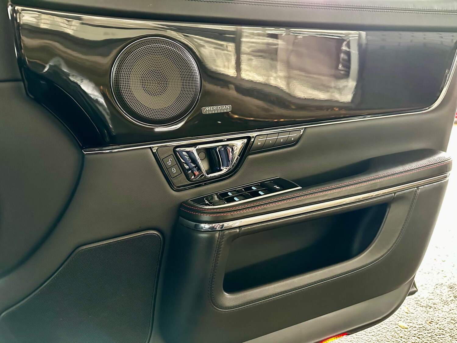 Used Jaguar XJ 2016 for sale - 76371616: Photo 40