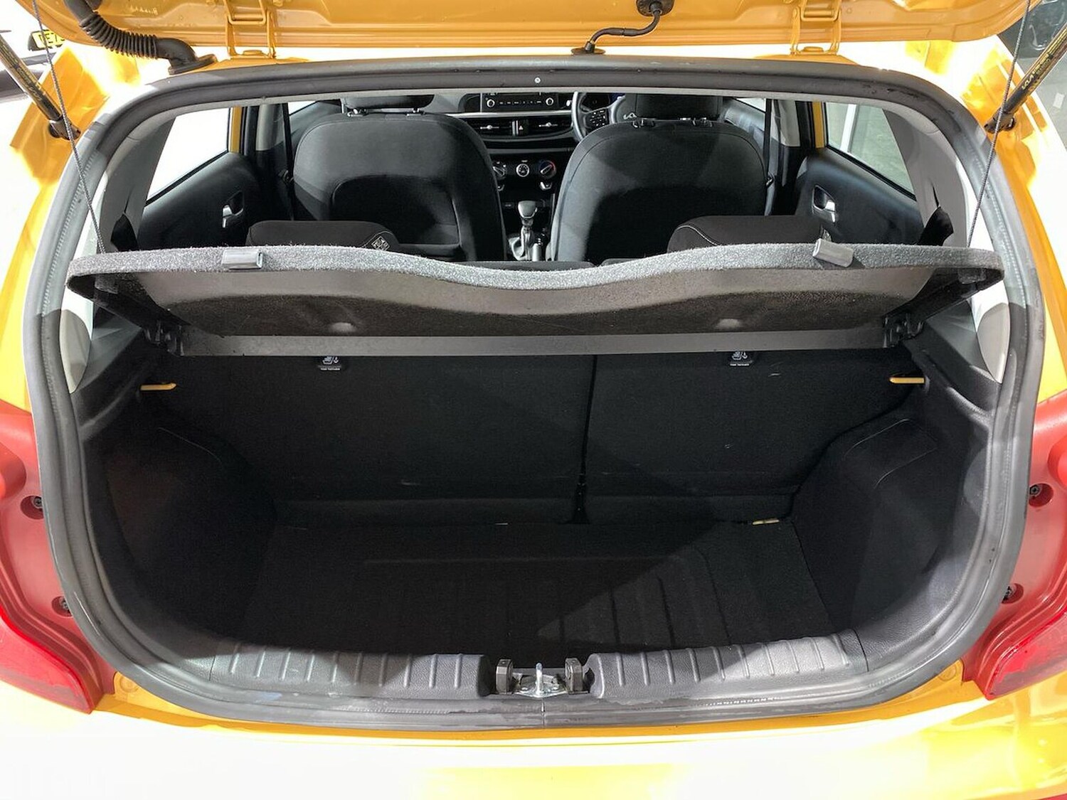 Used Kia Picanto 2023 for sale - 76911229: Photo 17