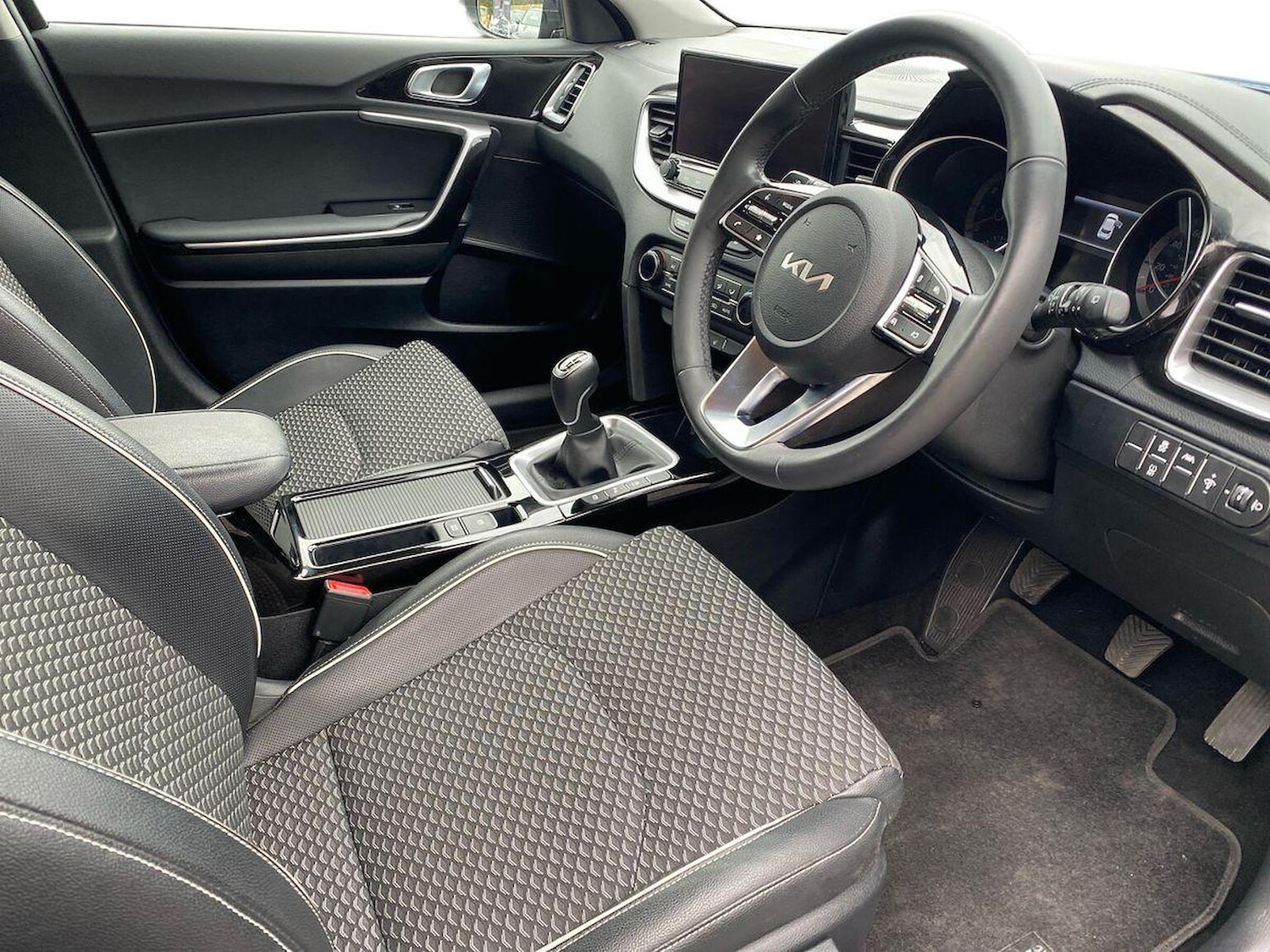 Used Kia XCeed 2023 for sale - 76127214: Photo 15