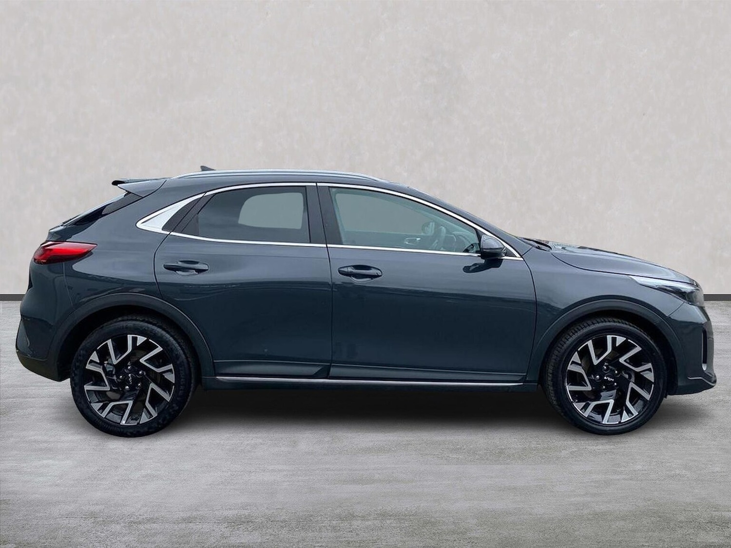 Used Kia XCeed 2023 for sale - 76127214: Photo 3