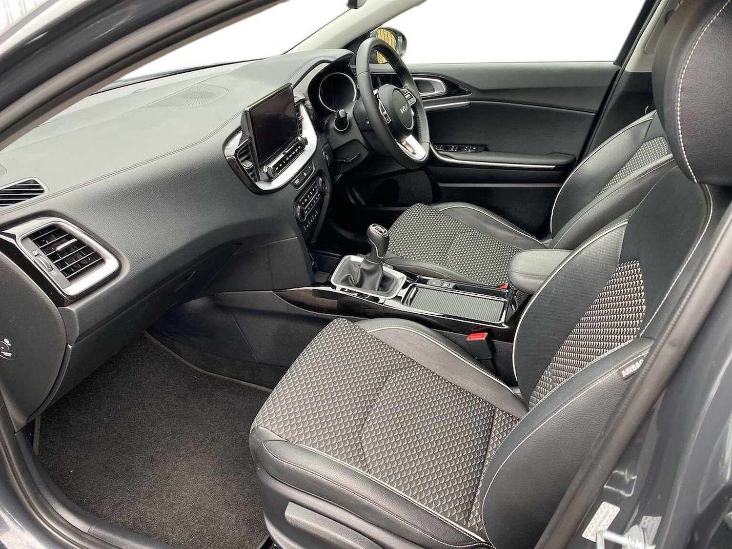 Used Kia XCeed 2023 for sale - 76127214: Photo 7