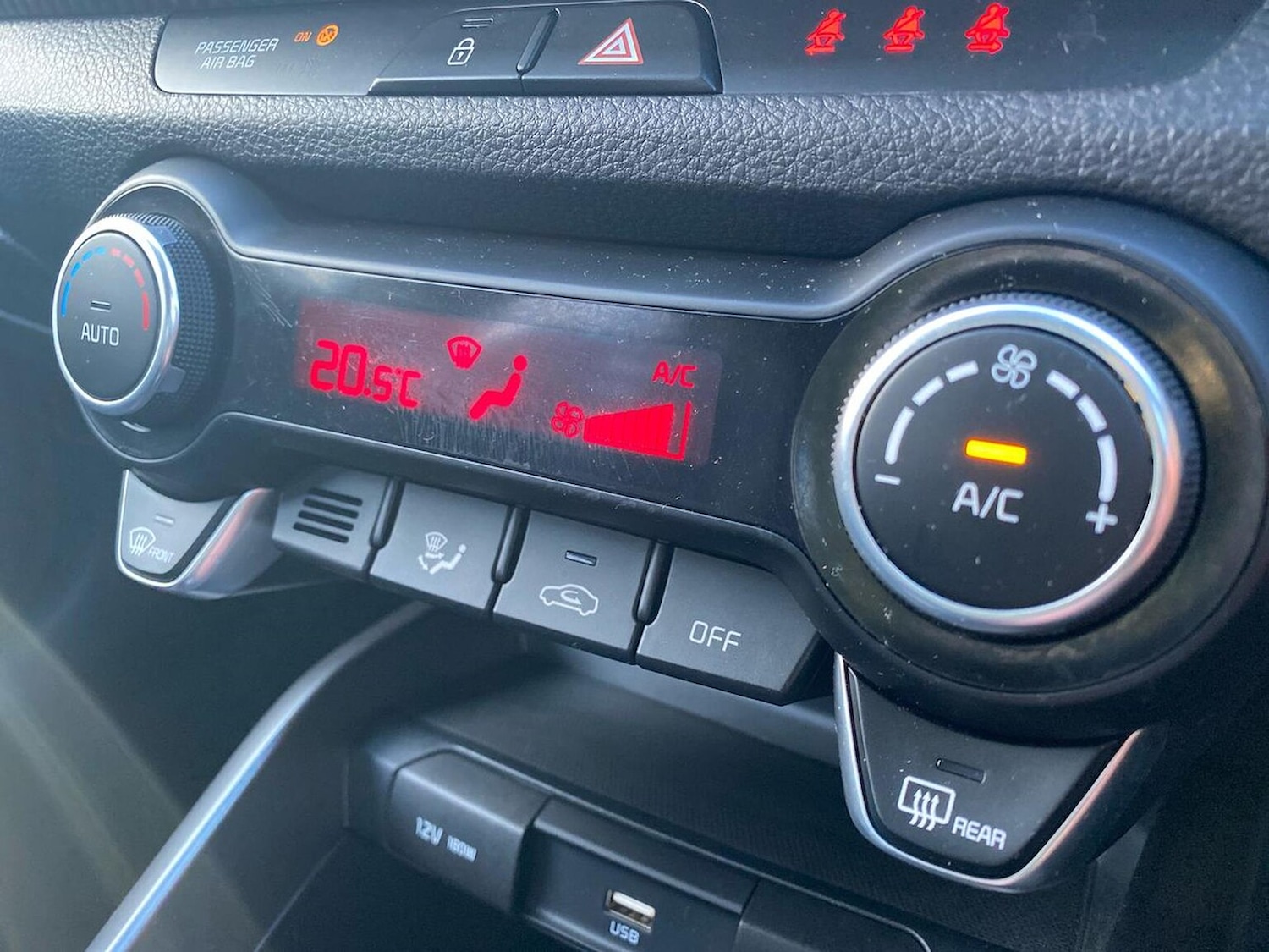 Used Kia Stonic 2022 for sale - 76863954: Photo 12