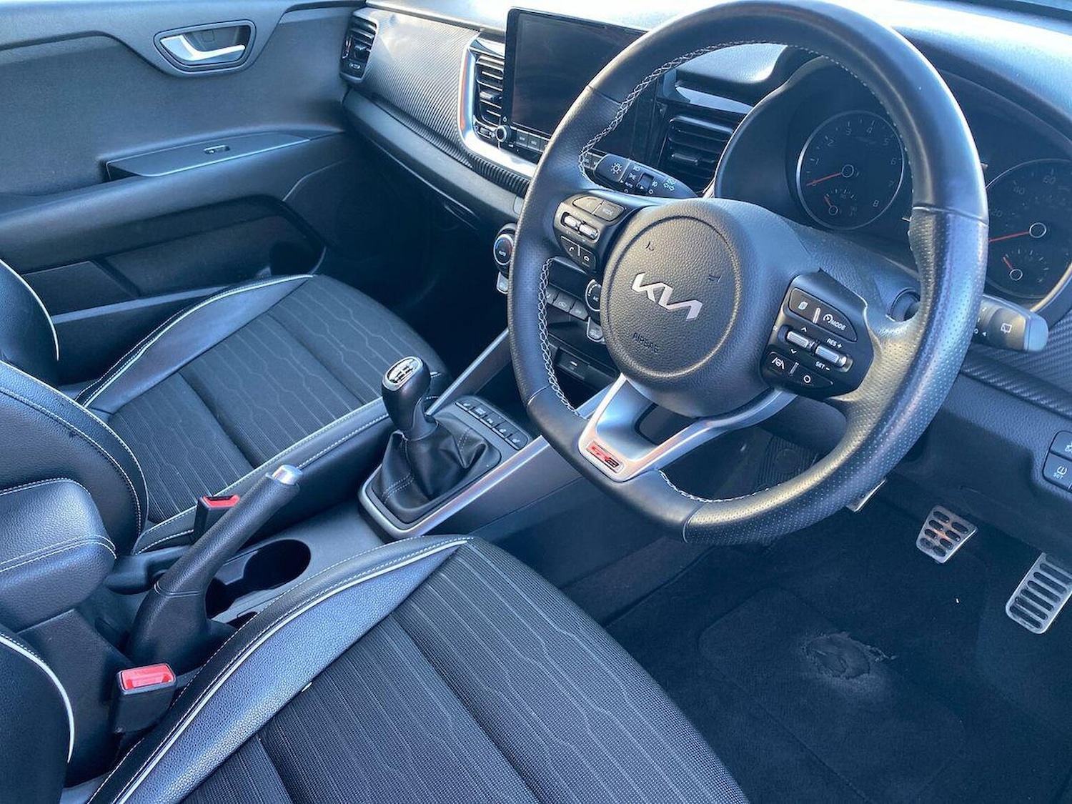 Used Kia Stonic 2022 for sale - 76863954: Photo 15