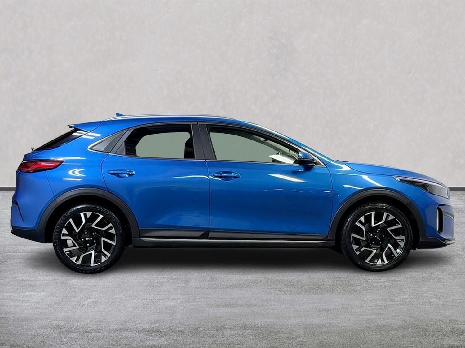 Used Kia XCeed 2023 for sale - 76599297: Photo 3