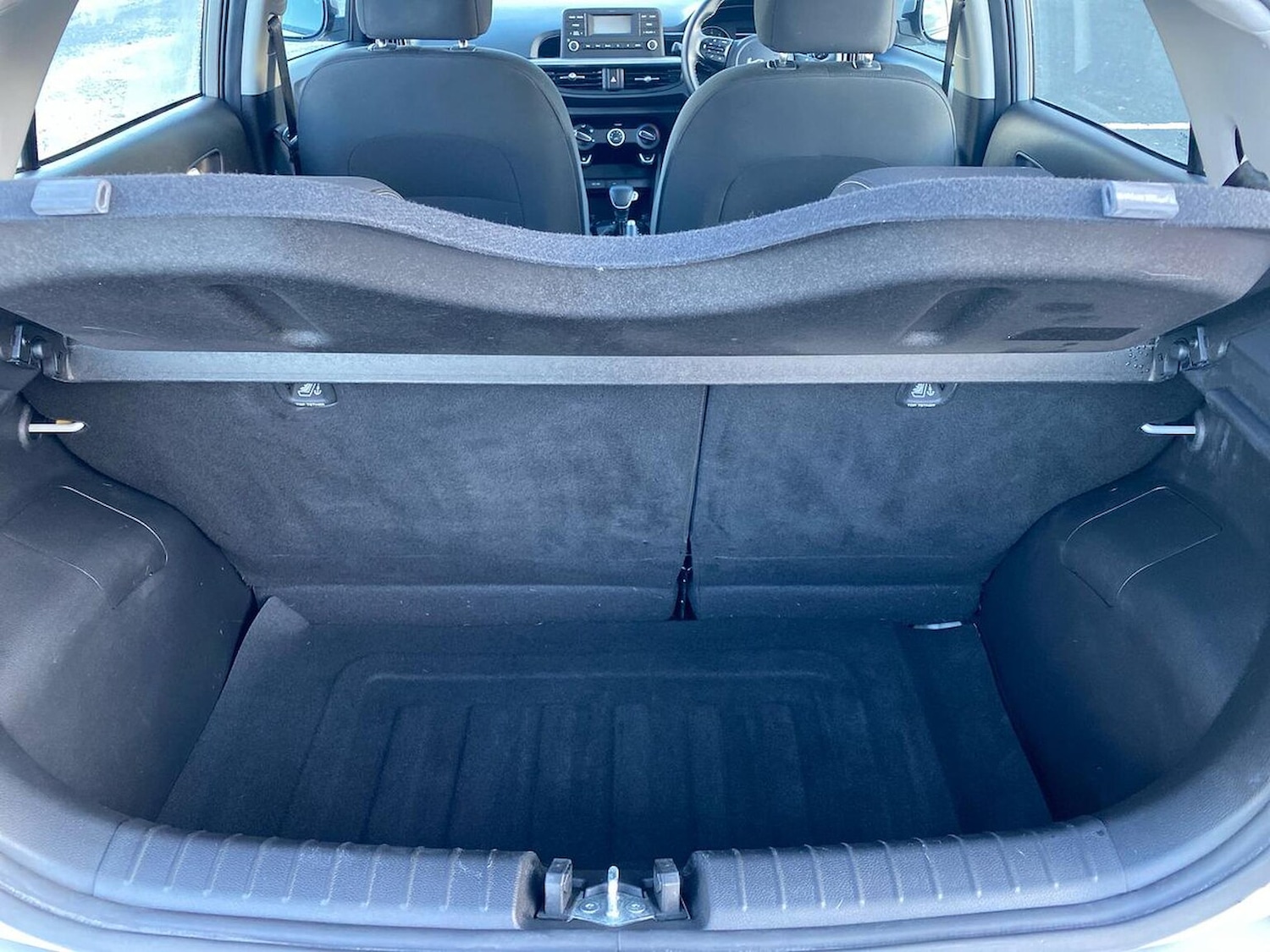 Used Kia Picanto 2023 for sale - 77656144: Photo 17