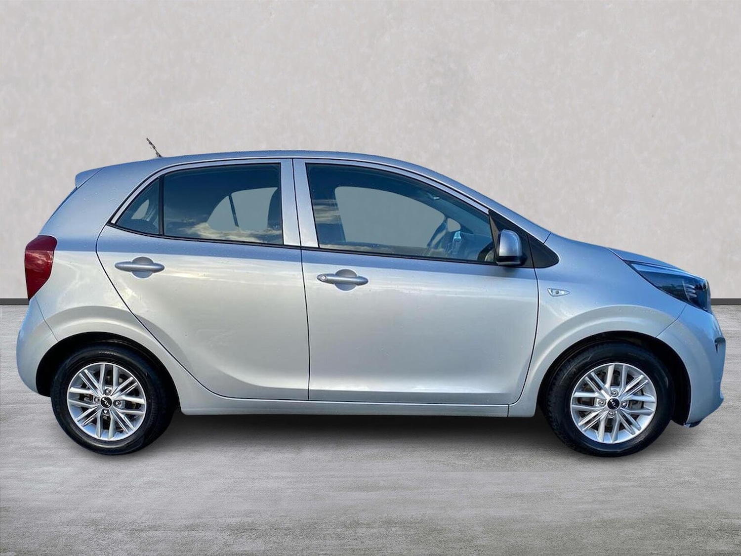 Used Kia Picanto 2023 for sale - 77656144: Photo 3