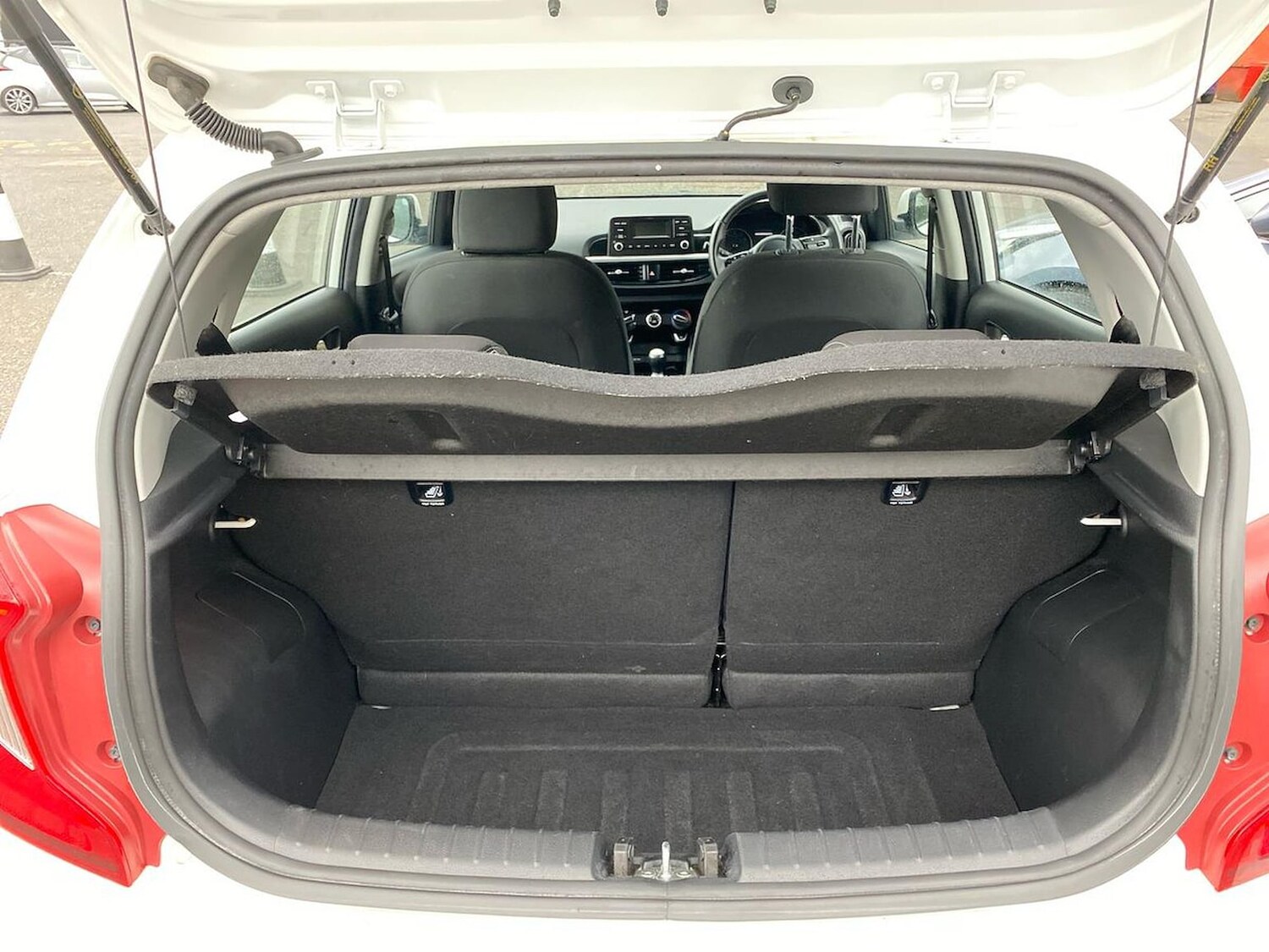 Used Kia Picanto 2023 for sale - 76300795: Photo 17