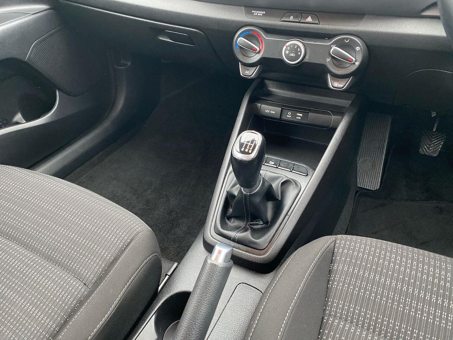 Used Kia Stonic 2019 for sale - 76299391: Photo 13