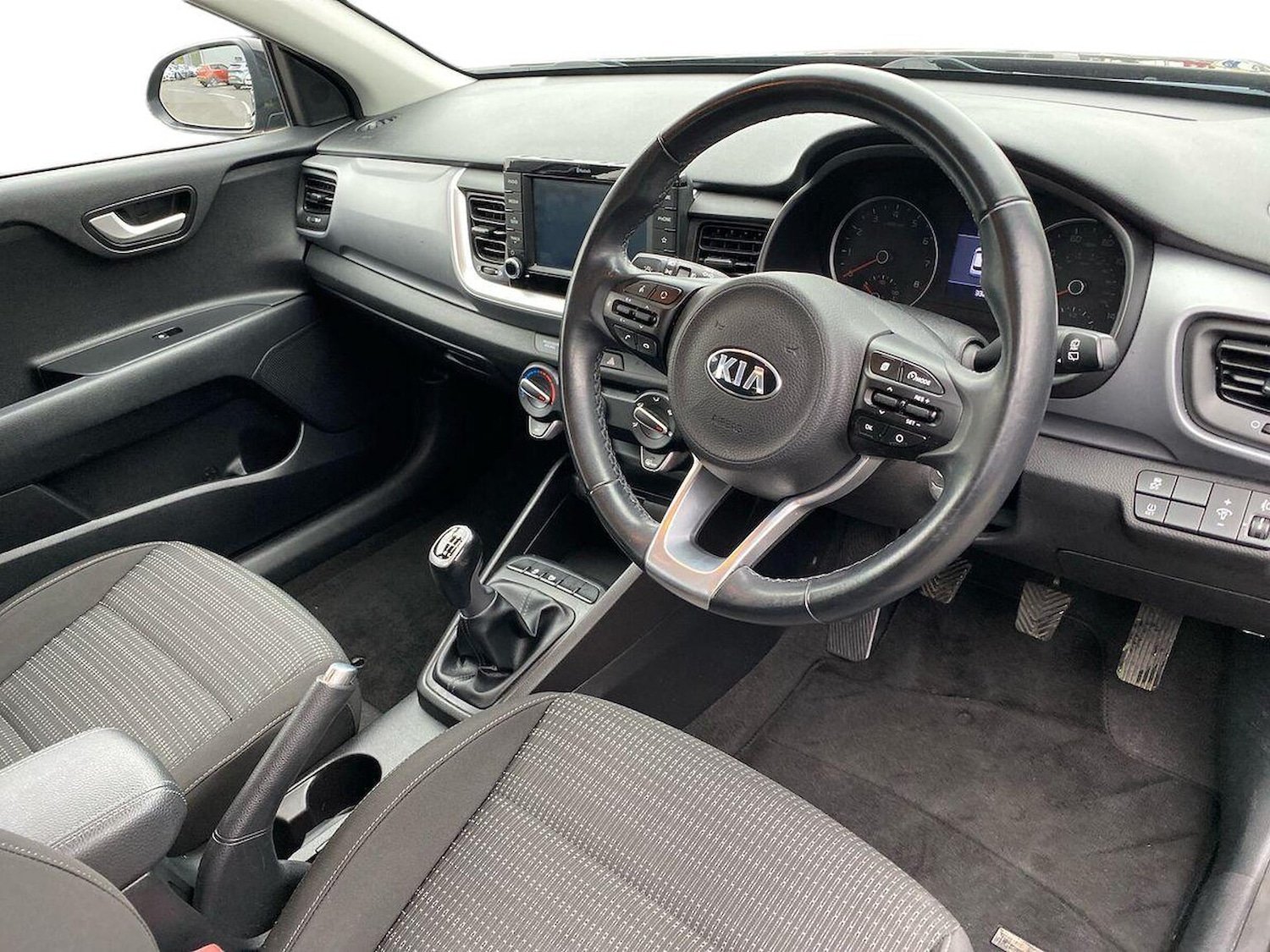 Used Kia Stonic 2019 for sale - 76299391: Photo 15