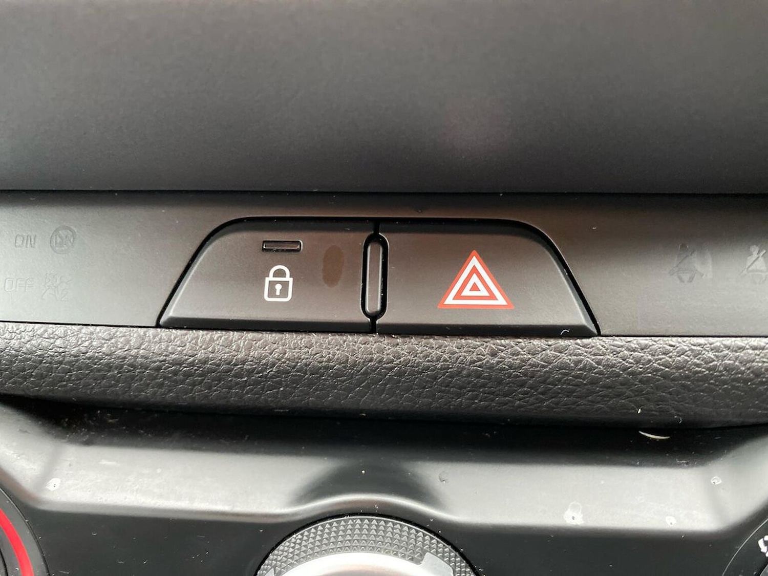 Used Kia Stonic 2019 for sale - 76299391: Photo 22