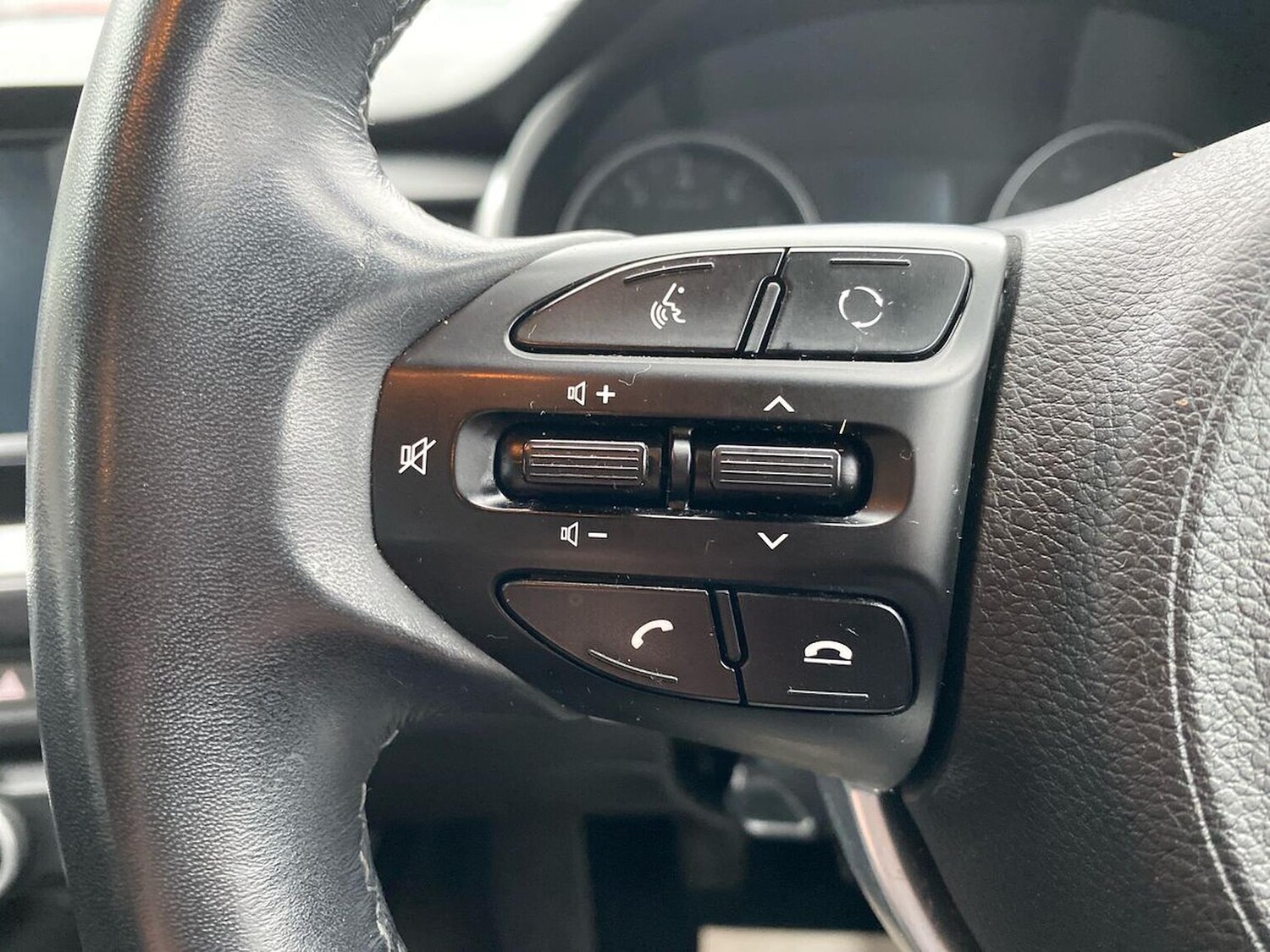 Used Kia Stonic 2019 for sale - 76299391: Photo 25