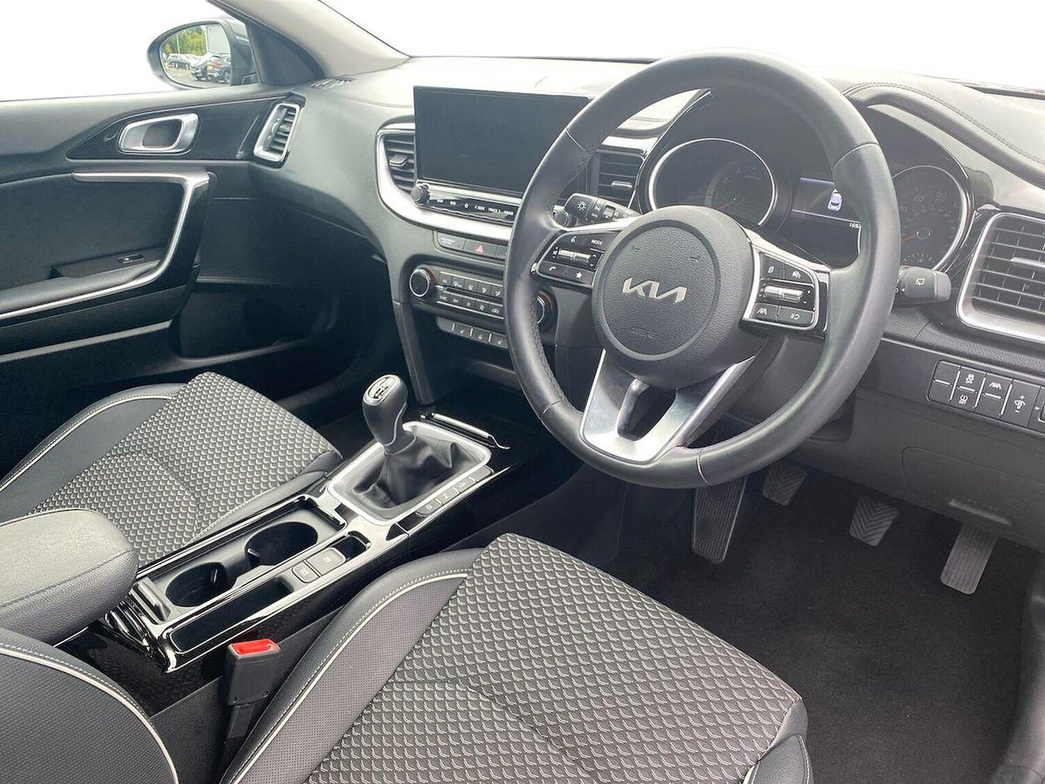 Used Kia XCeed 2023 for sale - 76171543: Photo 15