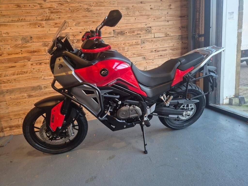 QJMOTOR SVT 650