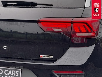 Used Volkswagen T-Roc 2019 for sale - 76260759: Photo