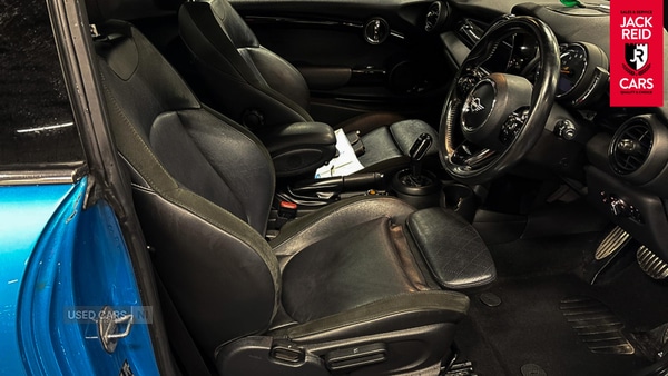 Used MINI Hatch 2018 for sale - 77176040: Photo 2