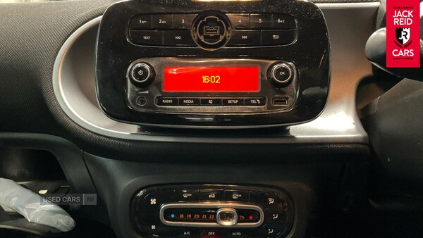 Used smart fortwo 2018 for sale - 76433732: Photo 9