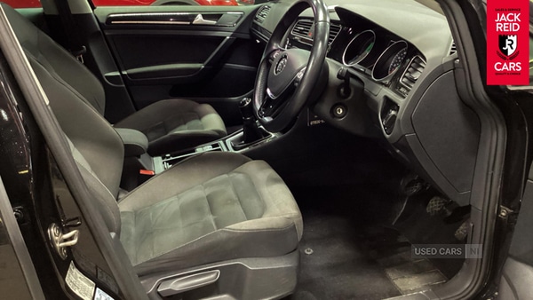 Used Volkswagen Golf 2018 for sale - 77884223: Photo 2