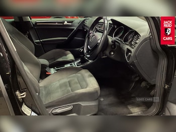 Used Volkswagen Golf 2018 for sale - 77884223: Photo