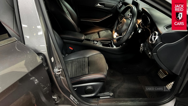 Used Mercedes-Benz GLA 2018 for sale - 76840178: Photo 2