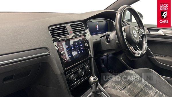 Used Volkswagen Golf 2017 for sale - 78008189: Photo 2