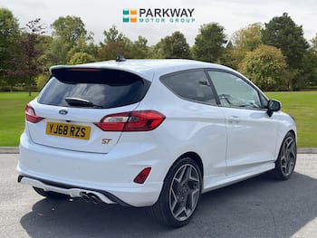 Used Ford Fiesta 2018 for sale - 79696086: Photo
