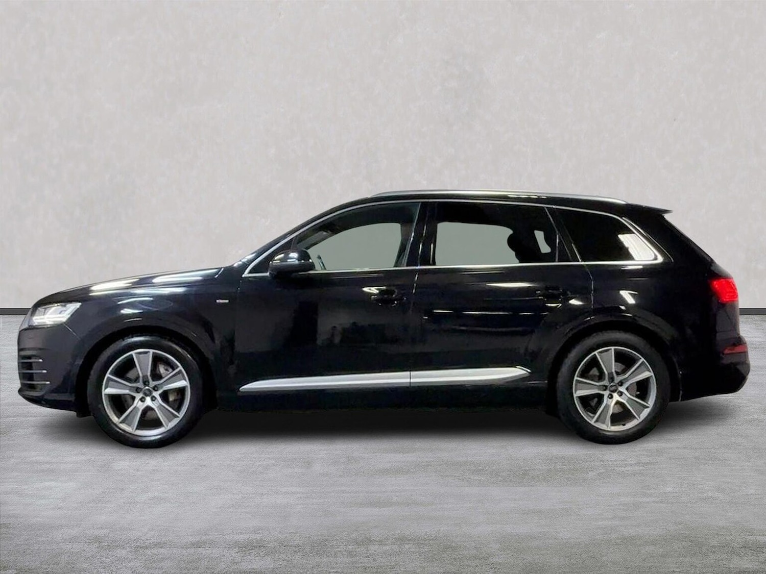 Used Audi Q7 2018 for sale - 77668700: Photo 19