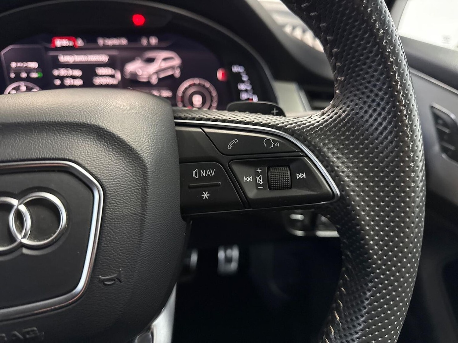 Used Audi Q7 2018 for sale - 77668700: Photo 25