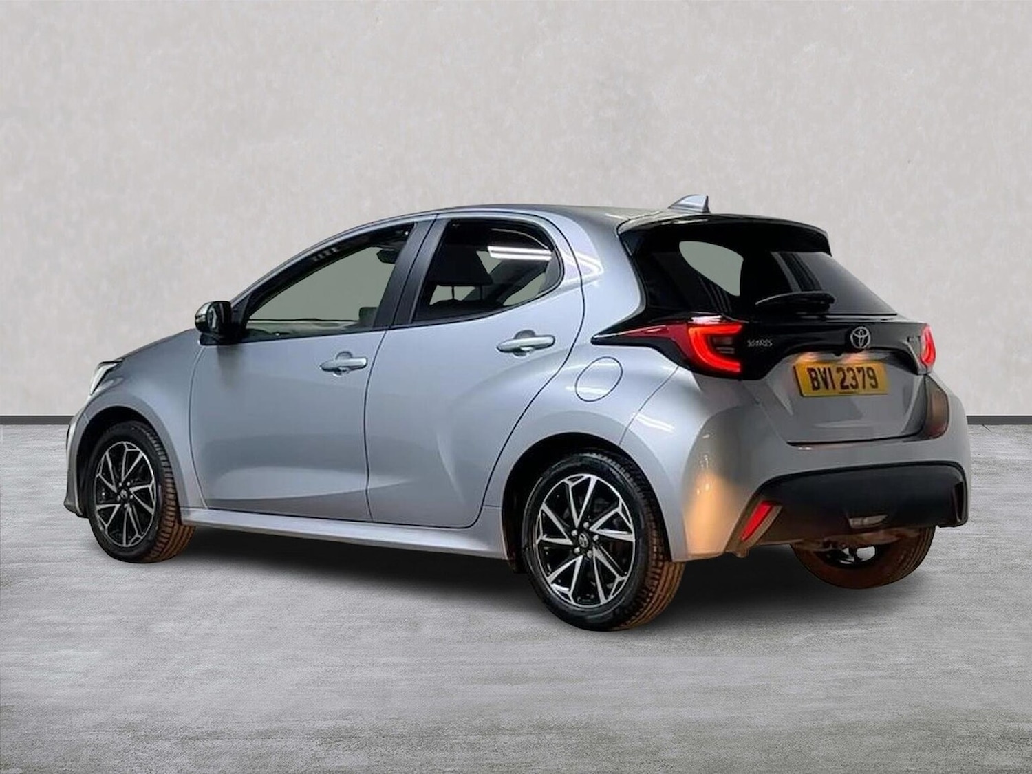 Used Toyota Yaris 2022 for sale - 77489314: Photo 2