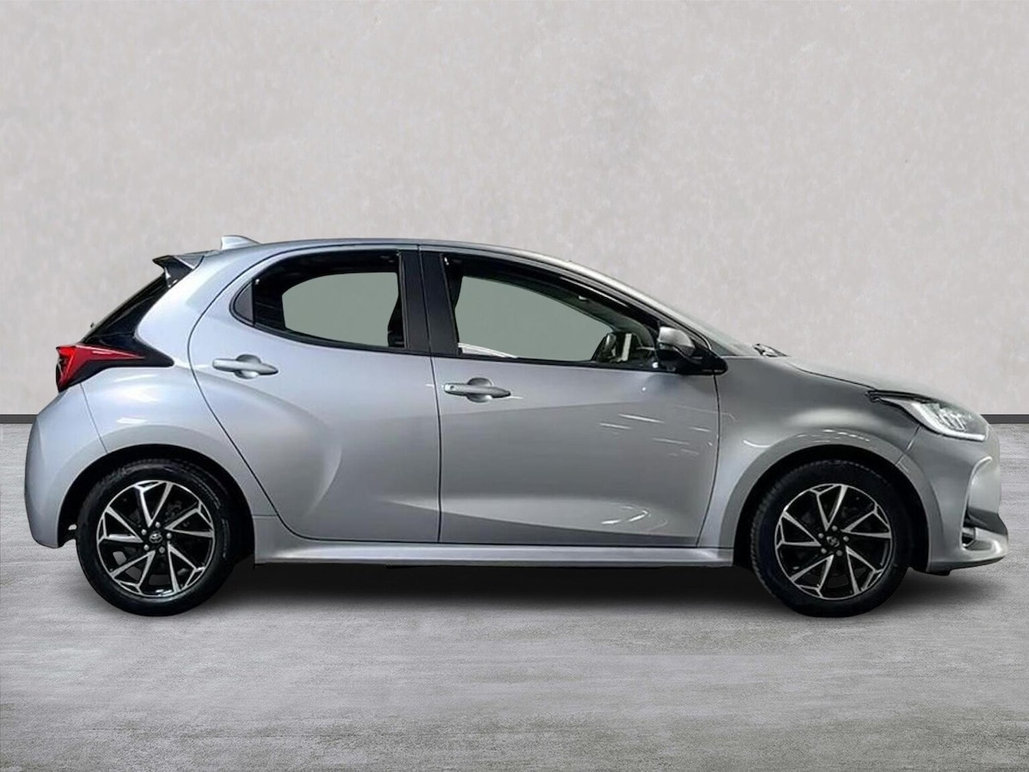 Used Toyota Yaris 2022 for sale - 77489314: Photo 3