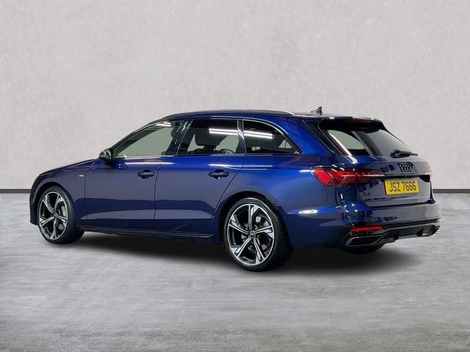 Used Audi A4 2023 for sale - 76663019: Photo 2