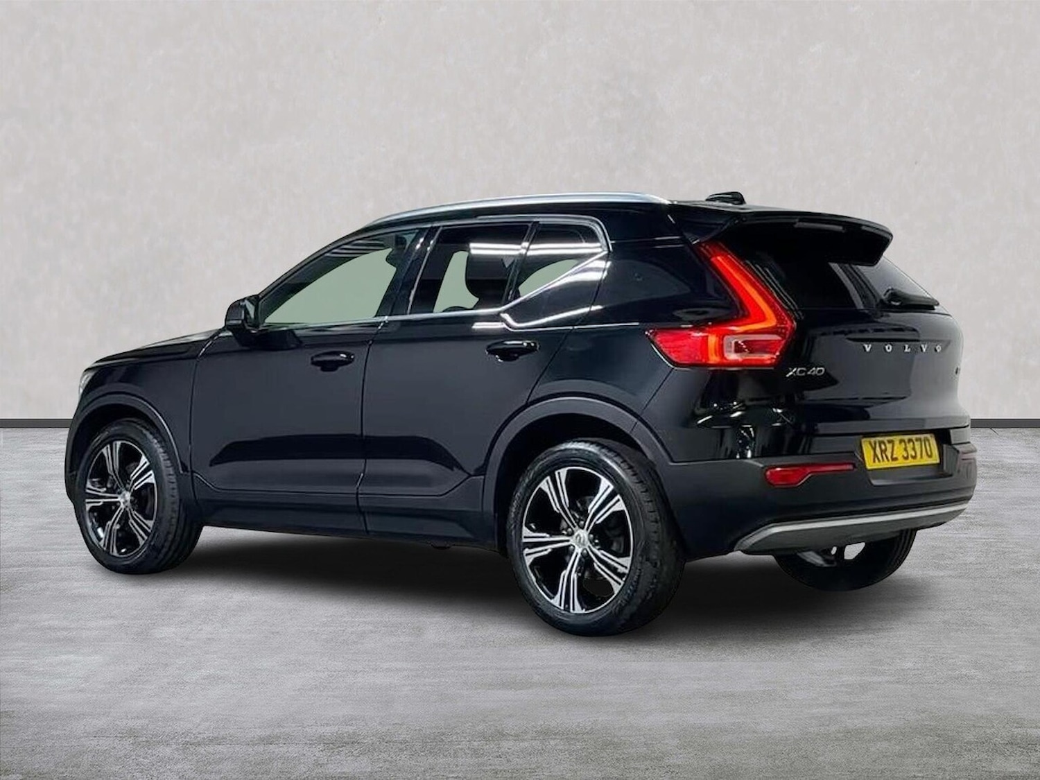 Used Volvo XC40 2021 for sale - 77003657: Photo 2