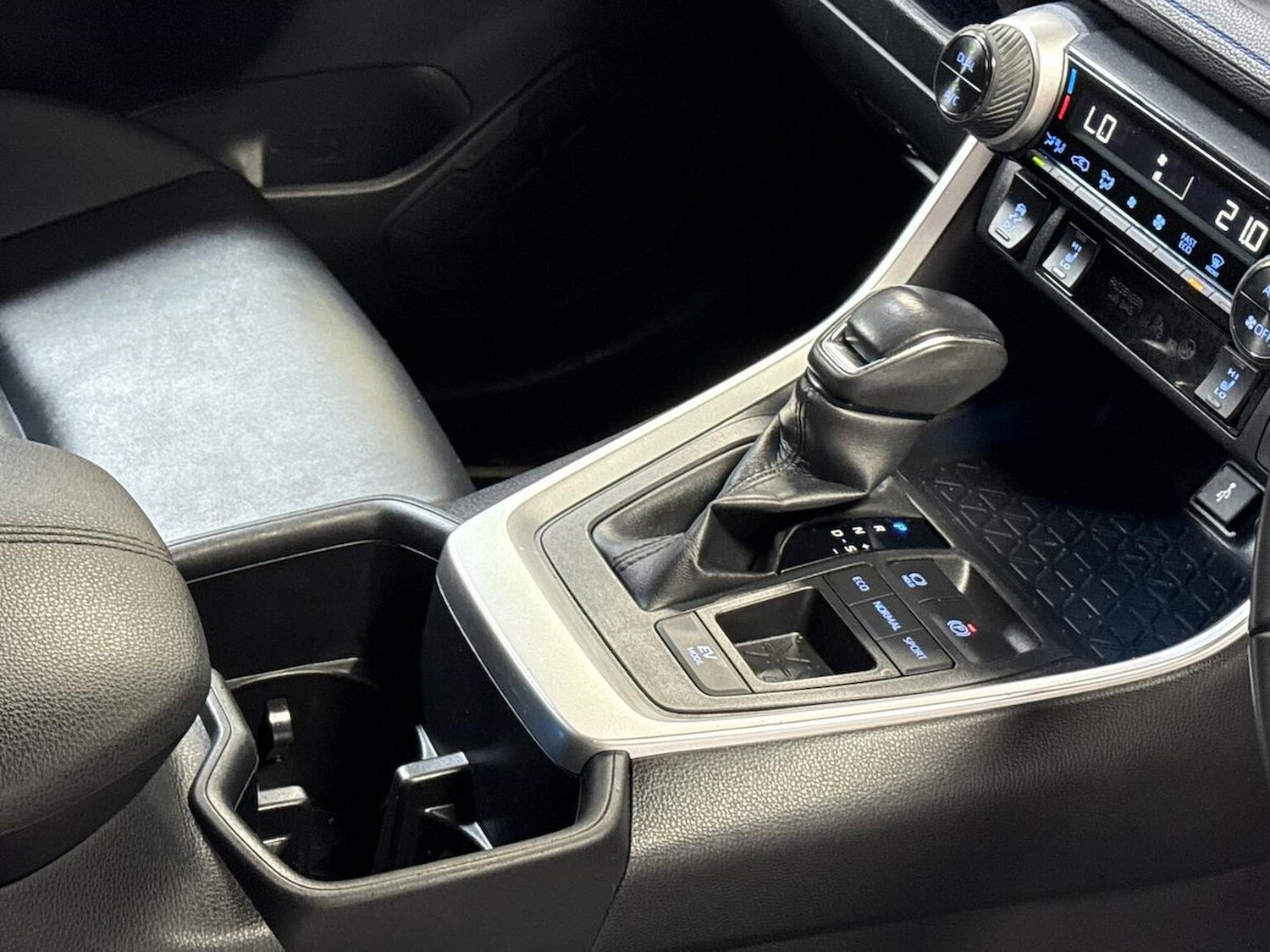 Used Toyota RAV4 2022 for sale - 76426714: Photo 13