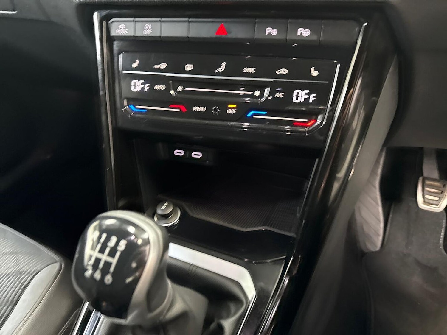 Used Volkswagen T-Roc 2022 for sale - 77629329: Photo 12