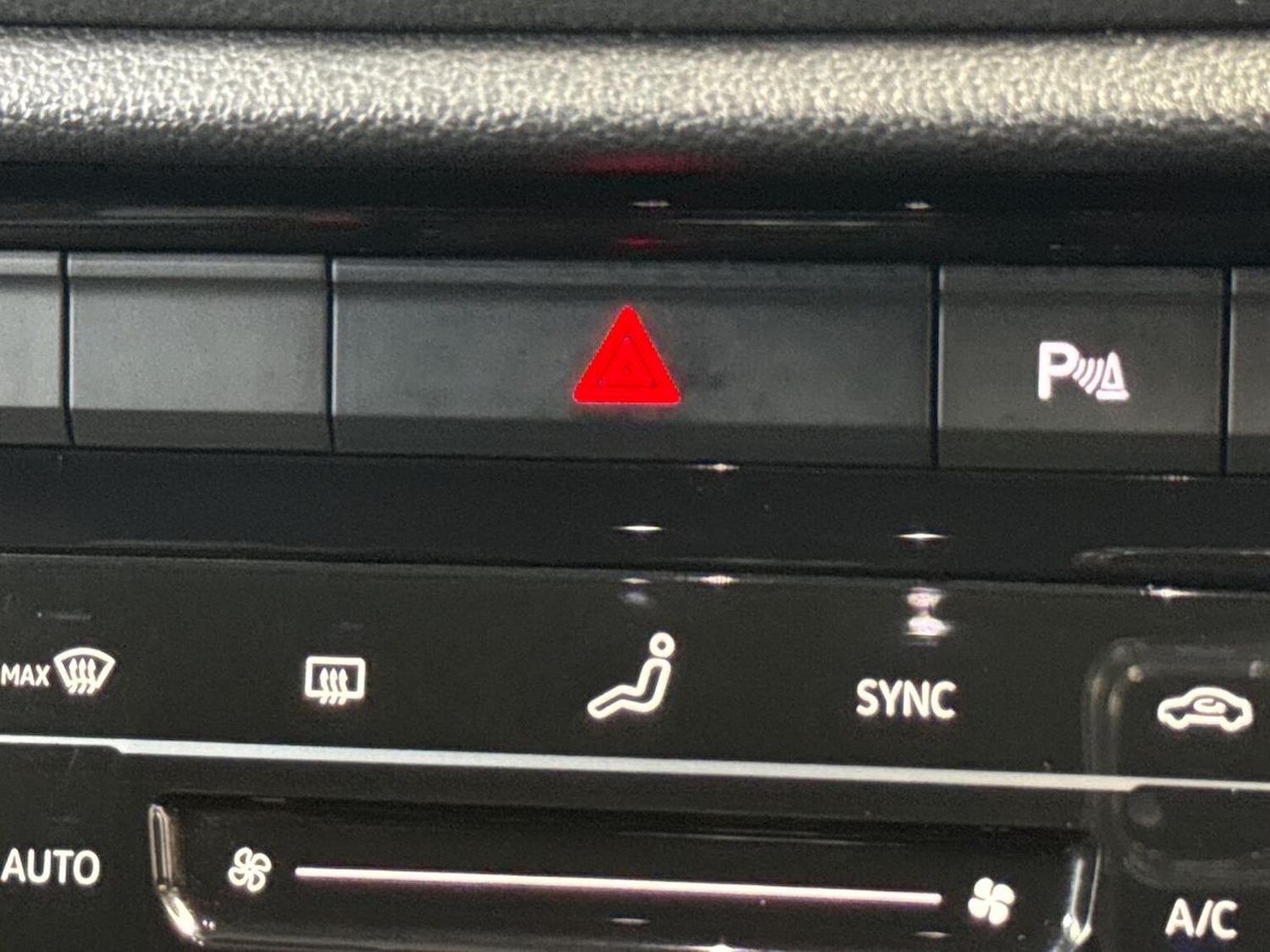 Used Volkswagen T-Roc 2022 for sale - 77629329: Photo 22