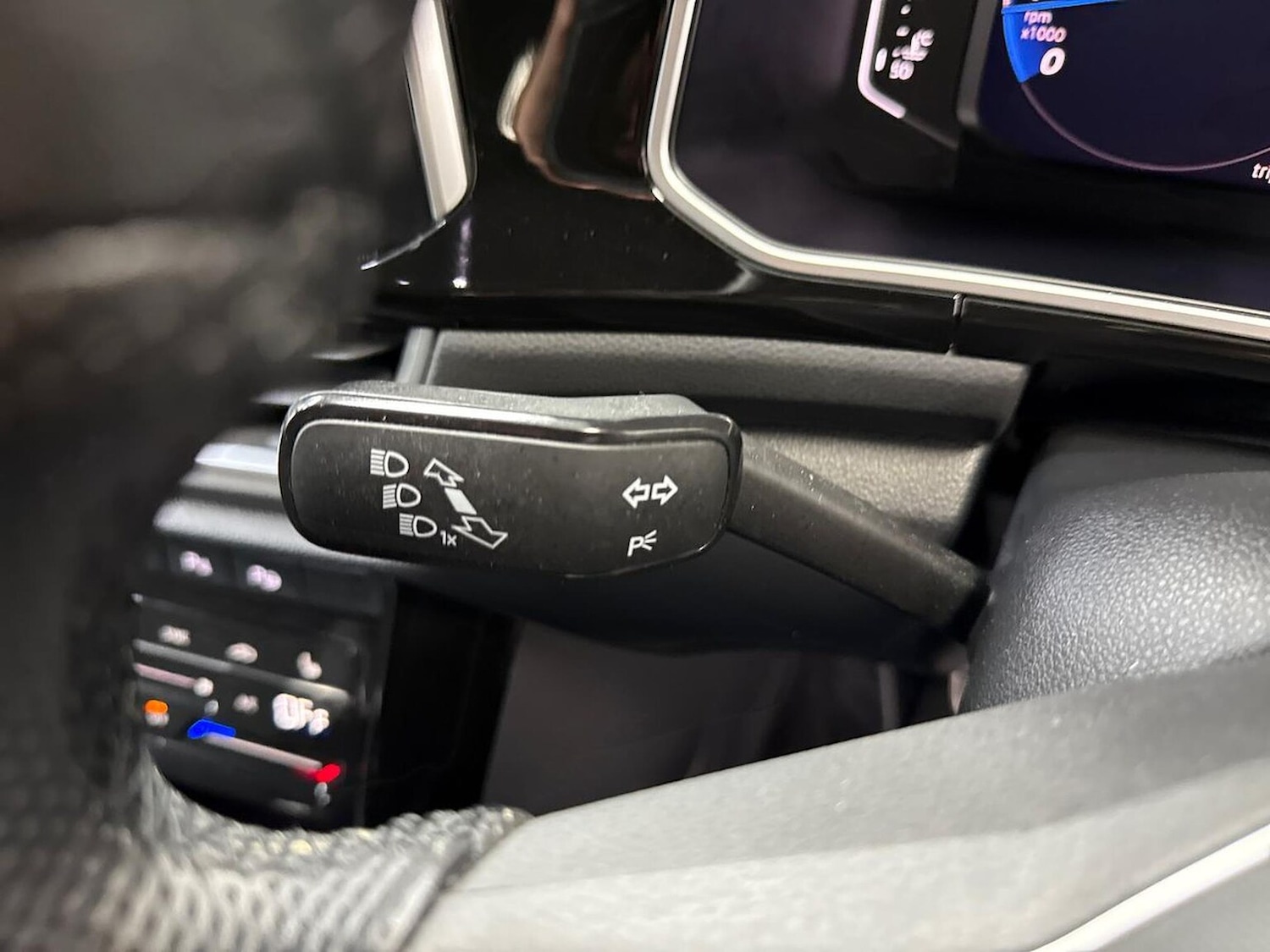 Used Volkswagen T-Roc 2022 for sale - 77629329: Photo 26