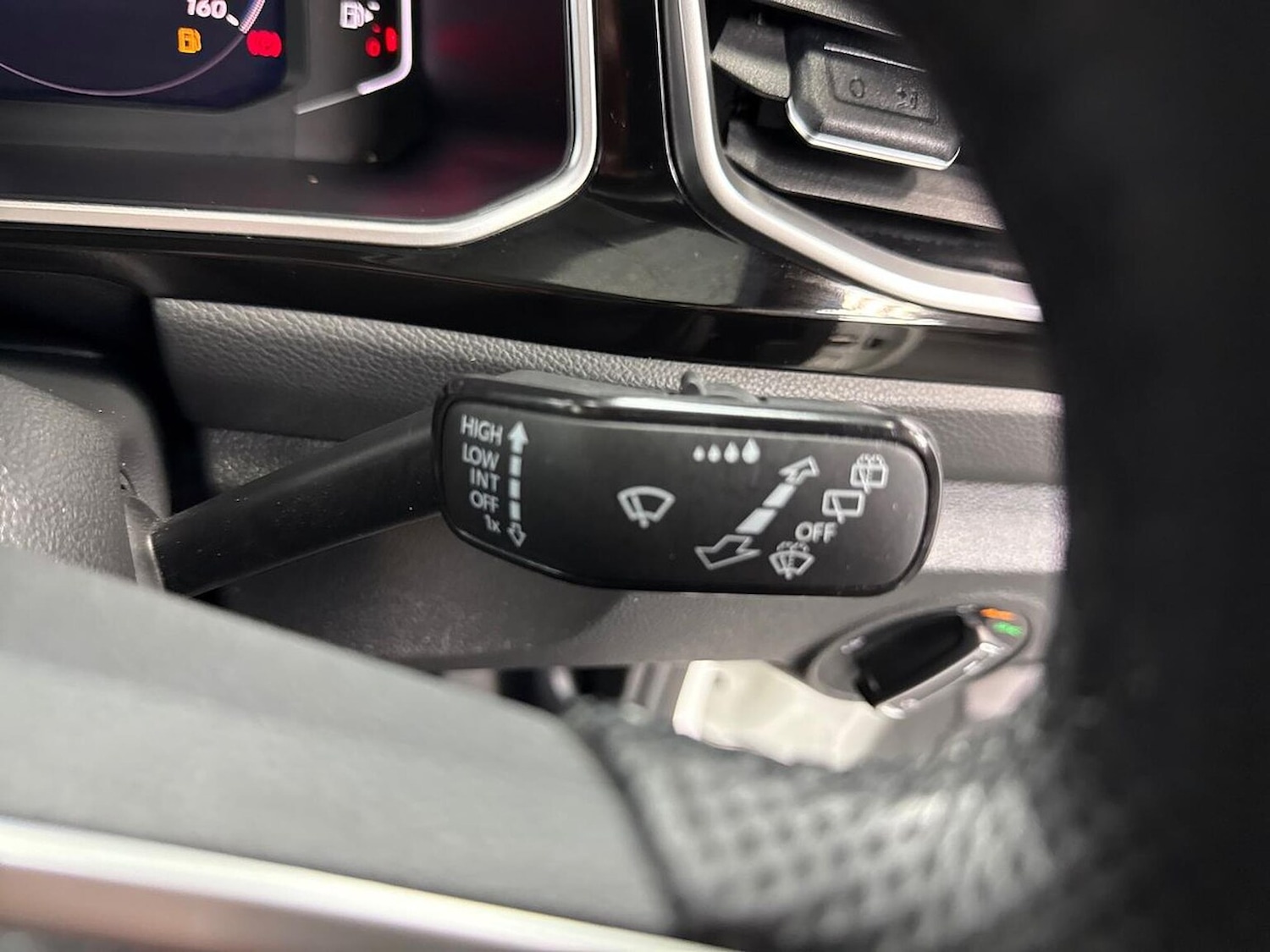 Used Volkswagen T-Roc 2022 for sale - 77629329: Photo 27