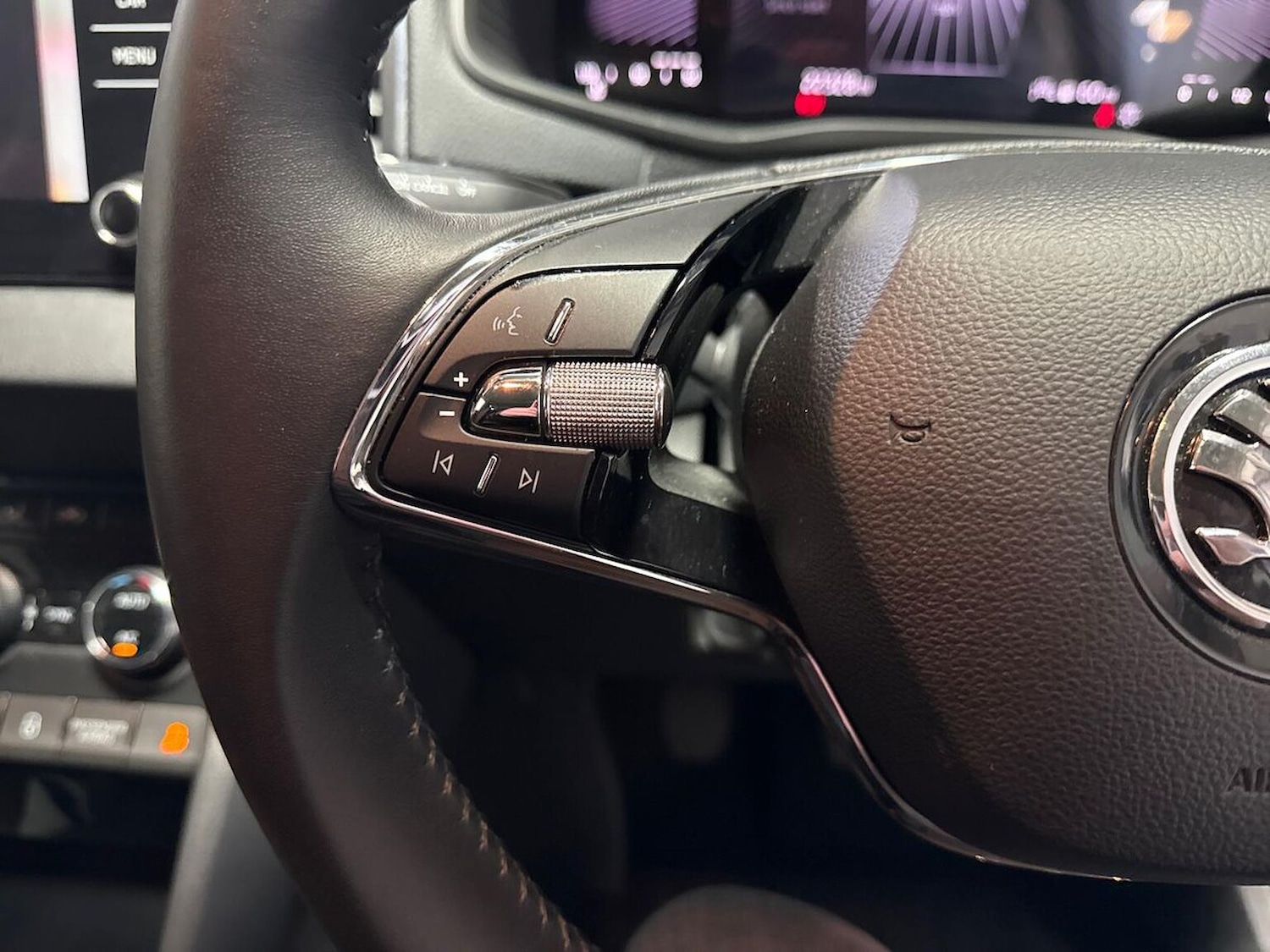 Used Skoda Karoq 2024 for sale - 77073208: Photo 25