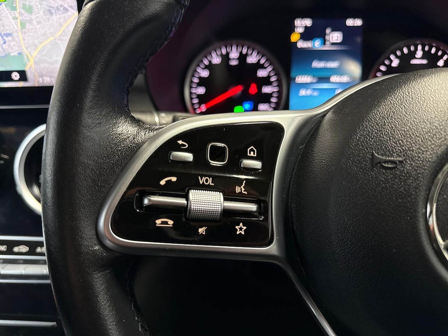 Used Mercedes-Benz GLC 2019 for sale - 76565435: Photo 24