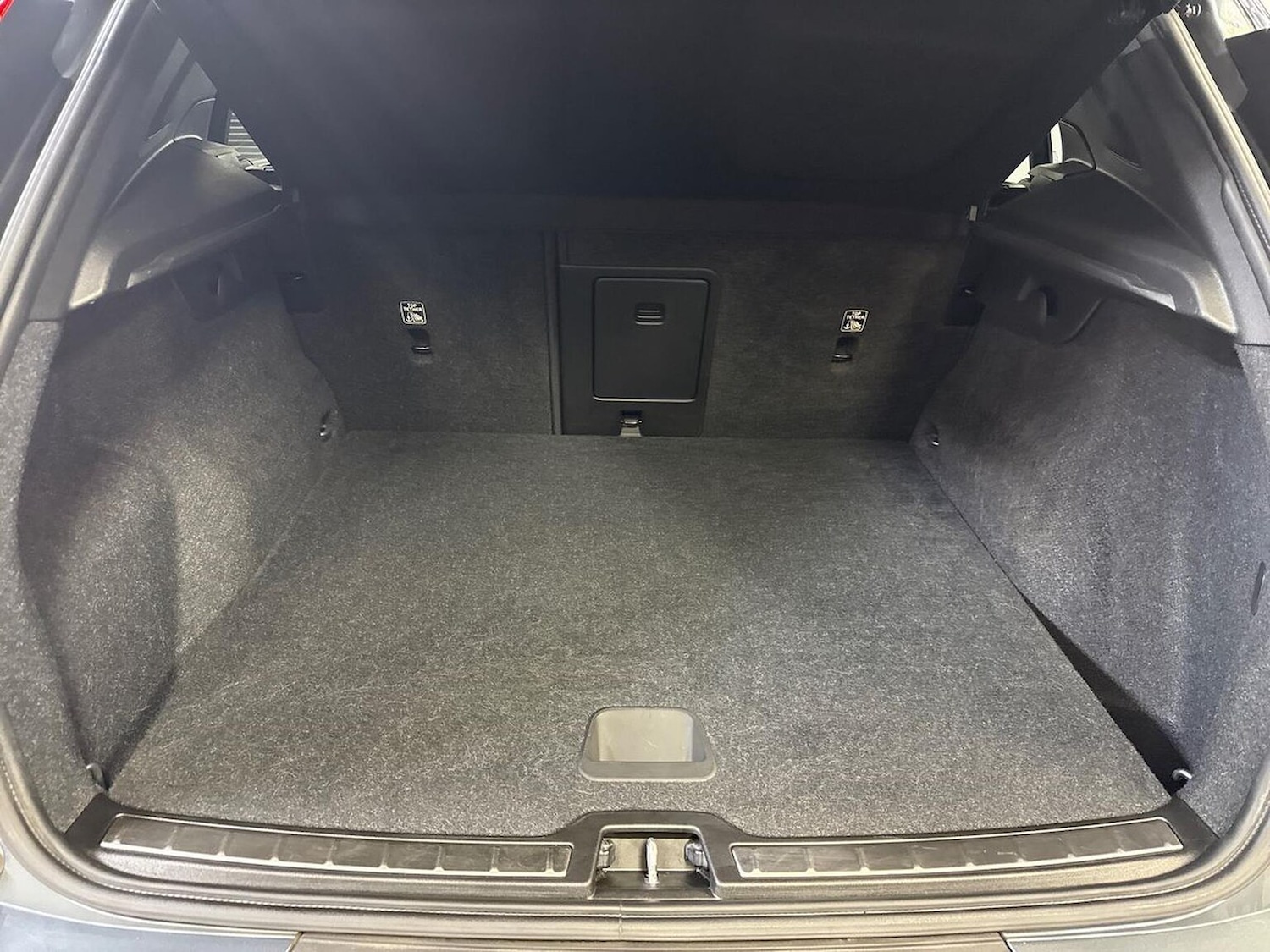 Used Volvo XC40 2018 for sale - 76831994: Photo 17