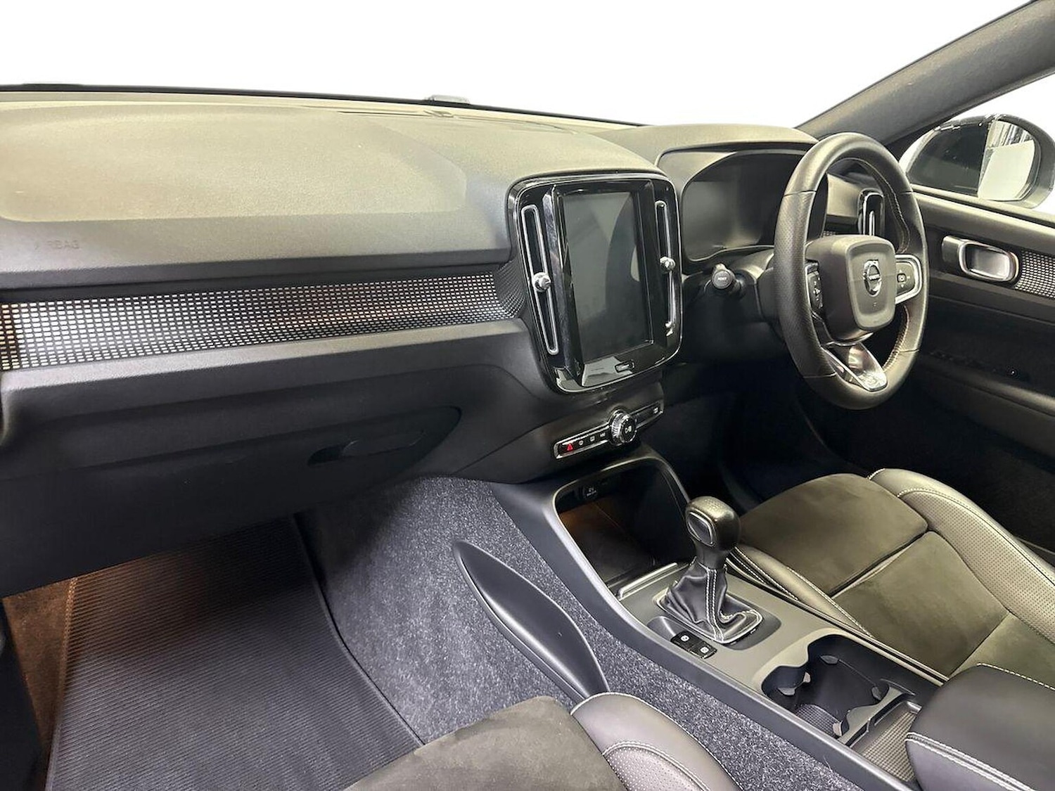 Used Volvo XC40 2018 for sale - 76831994: Photo 7