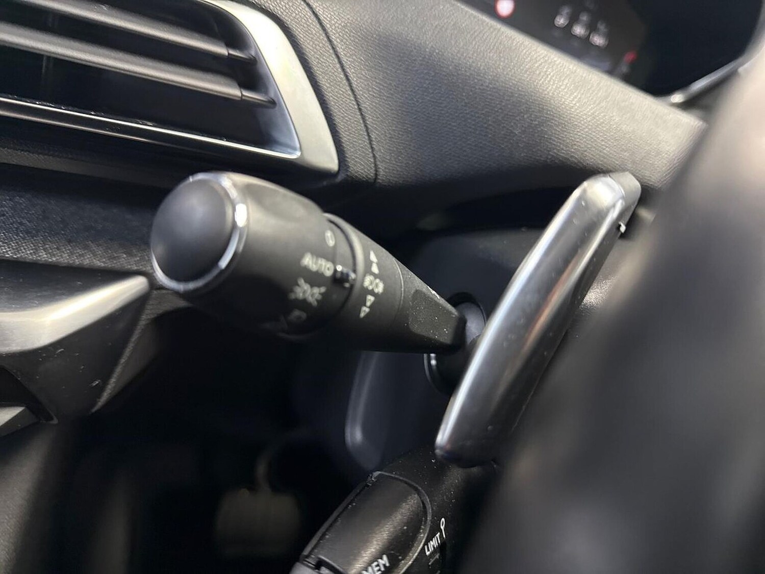 Used Peugeot 5008 2018 for sale - 78191481: Photo 26