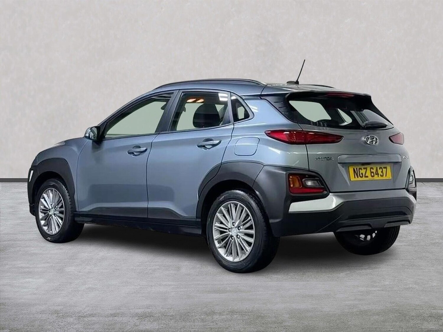 Used Hyundai KONA 2019 for sale - 76799382: Photo 2