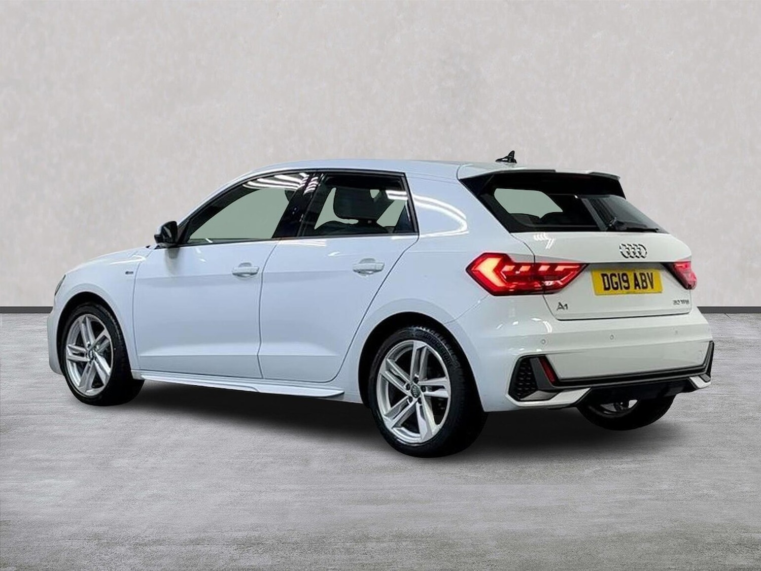 Used Audi A1 2019 for sale - 76026099: Photo 2