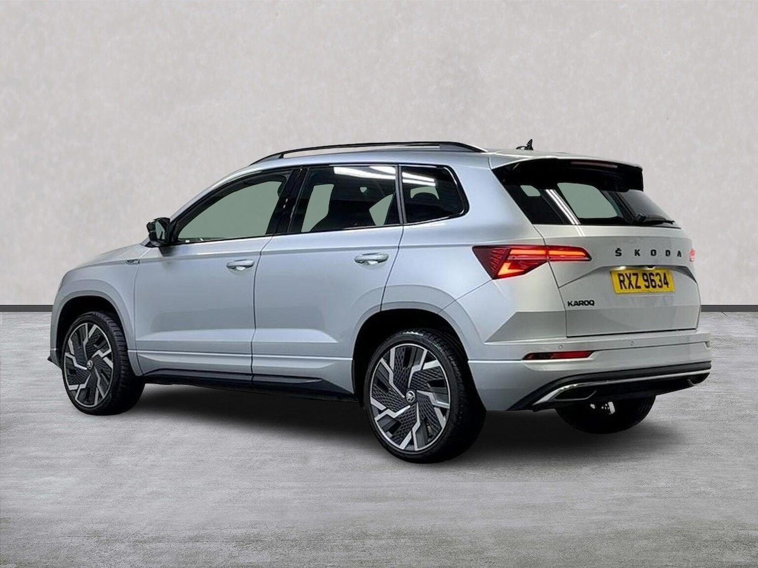 Used Skoda Karoq 2022 for sale - 76945894: Photo 2