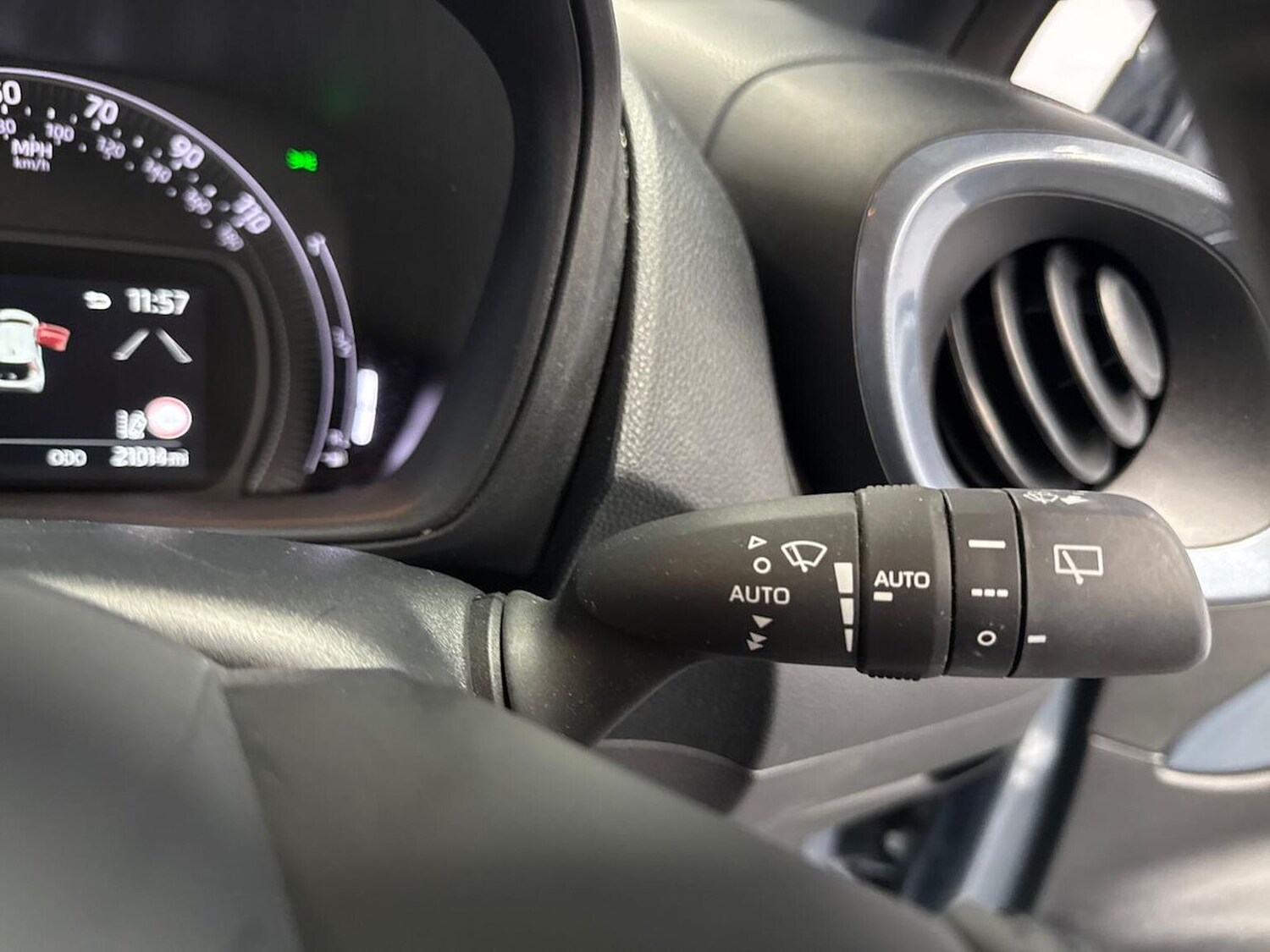 Used Toyota Aygo X 2023 for sale - 76402416: Photo 27