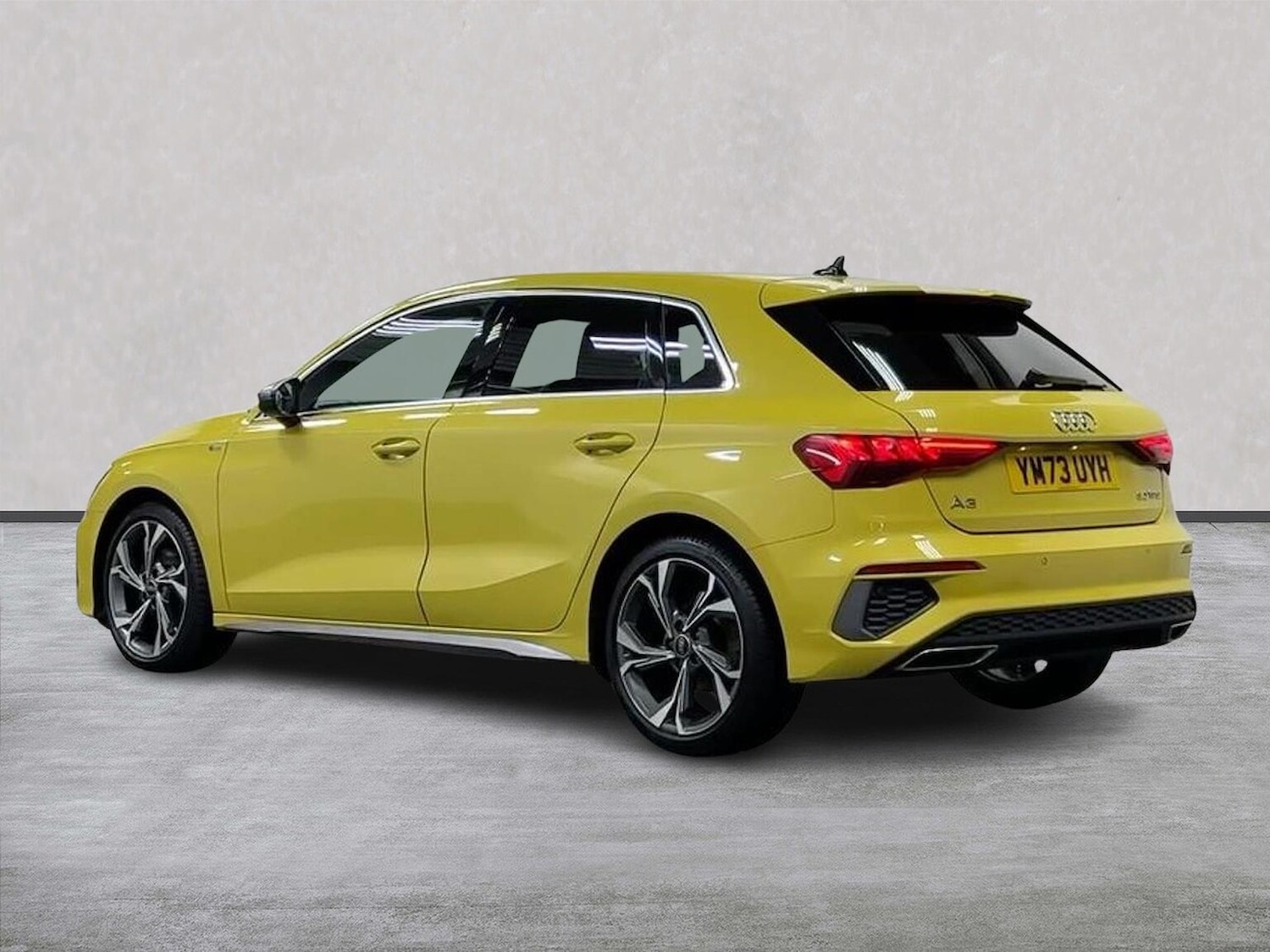 Used Audi A3 2023 for sale - 77676319: Photo 2