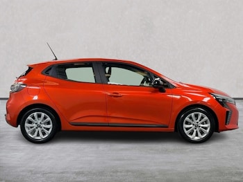 Used Renault Clio 2025 for sale - 79495227: Photo