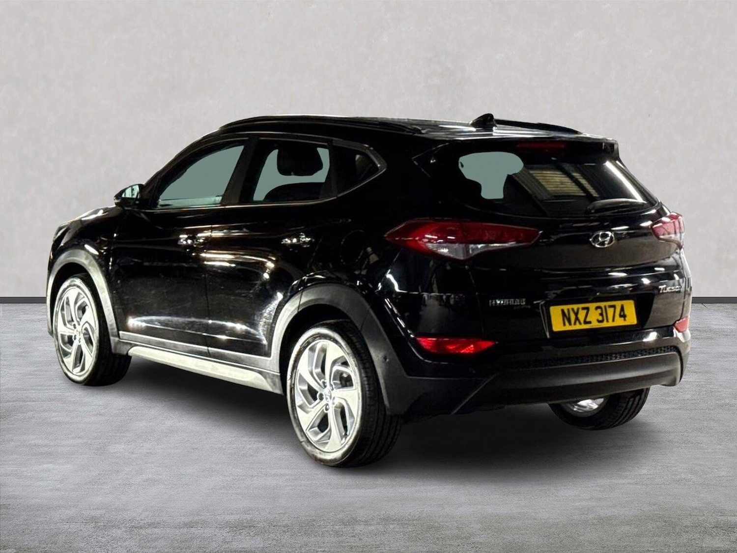 Used Hyundai TUCSON 2017 for sale - 76969980: Photo 2